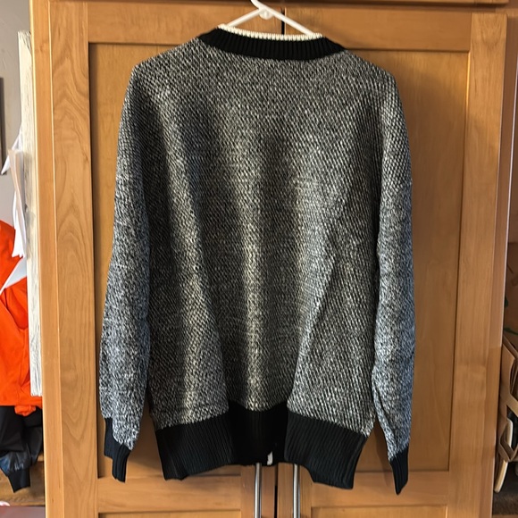 NWT black and white detailed sweater. Size Large - Picture 2 of 2